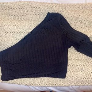 One shoulder black crop top